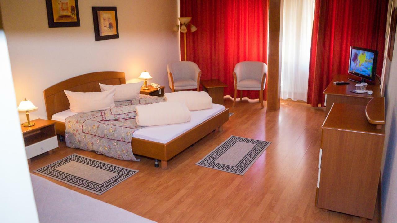 Hotel Tex Club Botoşani Dış mekan fotoğraf